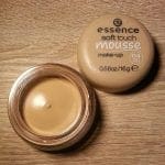 Essence Soft Touch Mousse Foundation (4)