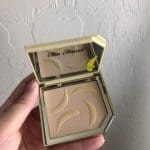Too Faced Tutti Frutti It’s Bananas Brightening Setting Powder4