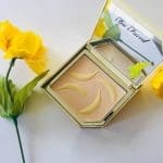 Too Faced Tutti Frutti It’s Bananas Brightening Setting Powder4